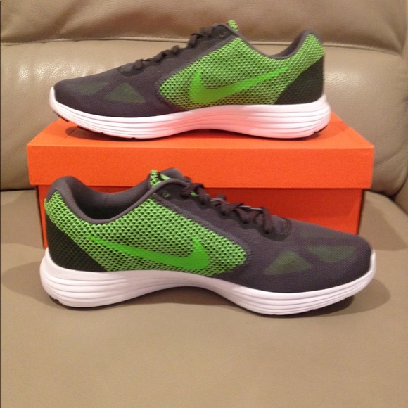 NWT men's Nike shoes - Picture 4 of 8