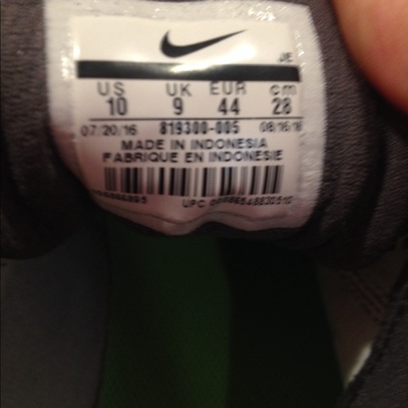 NWT men's Nike shoes - Picture 7 of 8