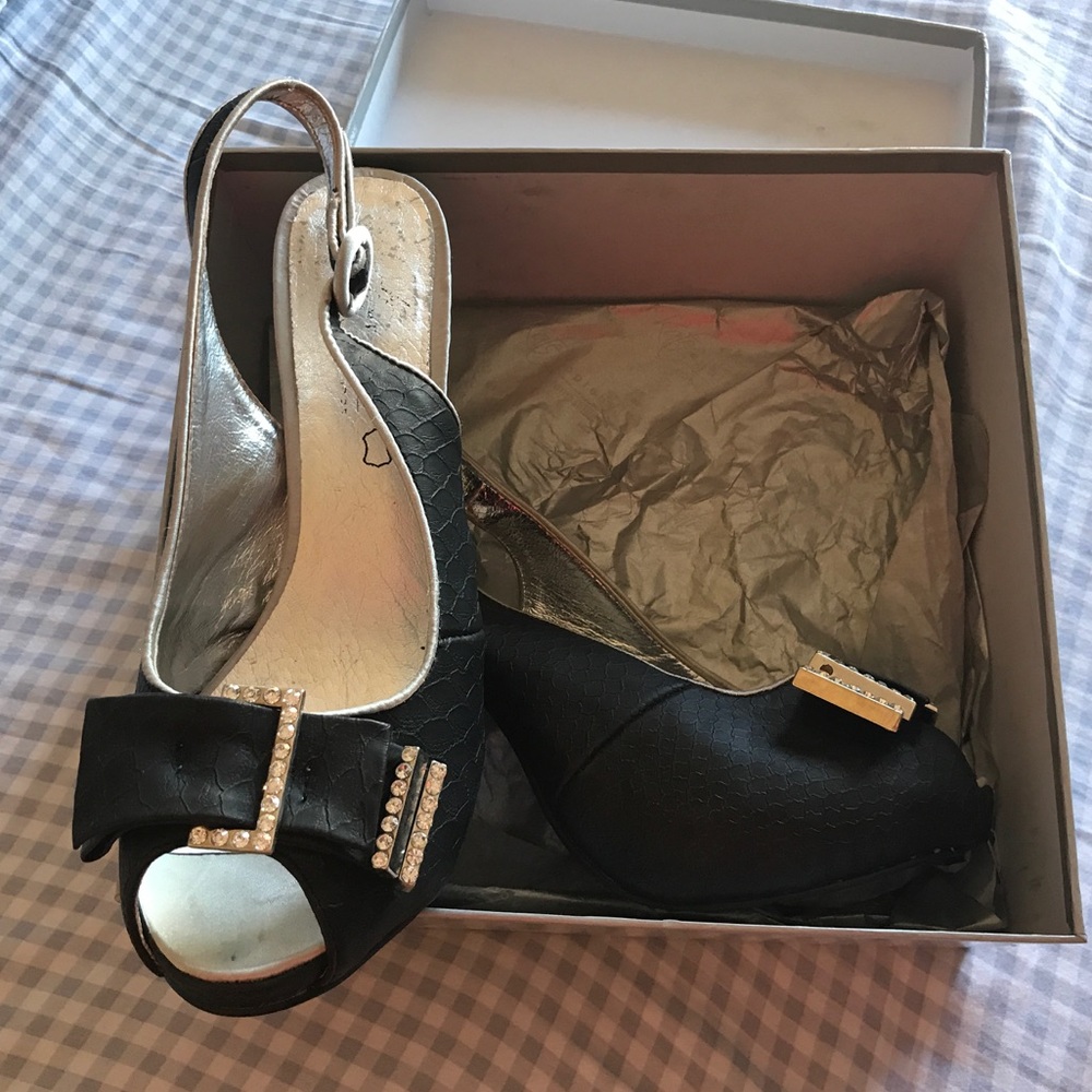 Black and sliver heels