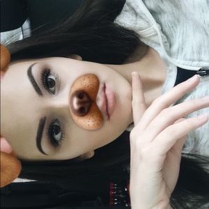 Meet your Posher, Alexis