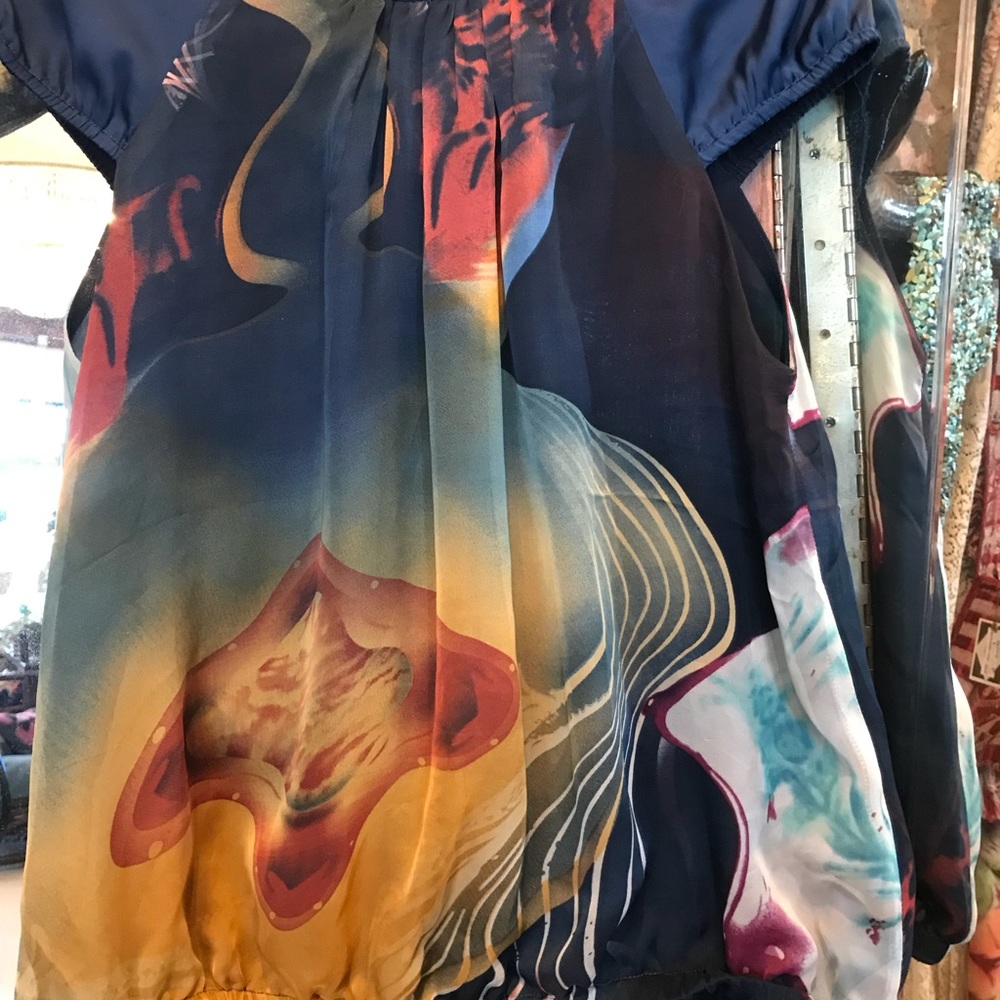 ✨Funky Flowy Top!✨ - Picture 5 of 6