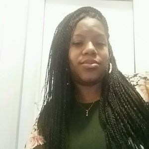 Meet your Posher, Aisha