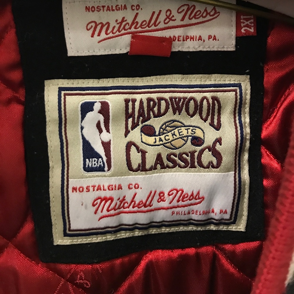 Authentic NBA Bulls Jacket - Picture 4 of 6
