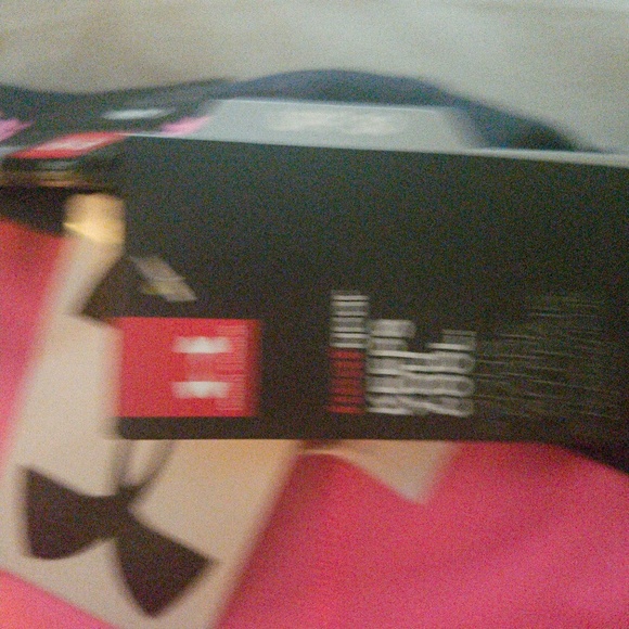 Girls Capri small under armour nwt - Picture 2 of 3