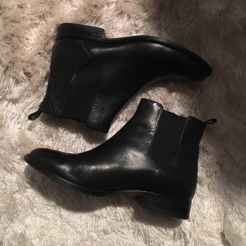 Like-new Michael Kors booties