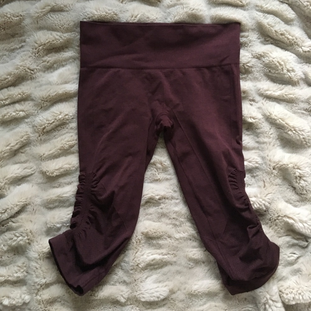 Lulu lemon running yoga capris