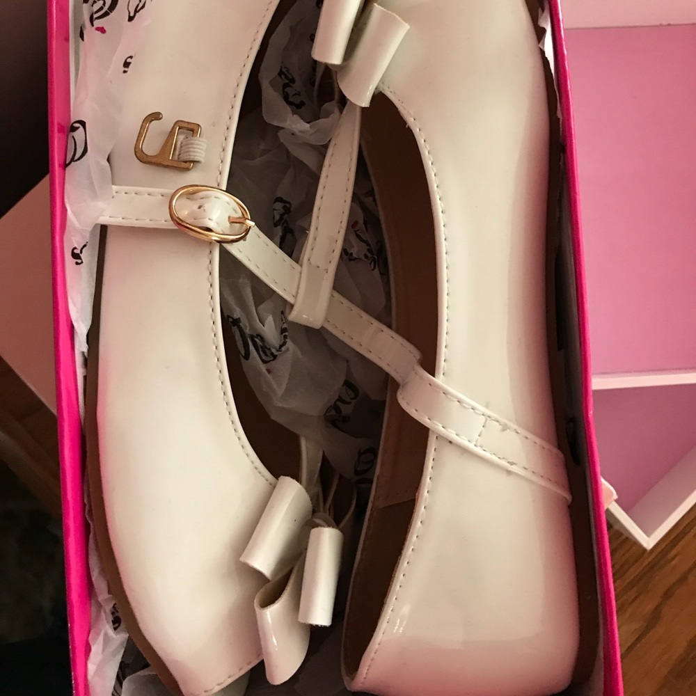 Girls dress shoes NWT
