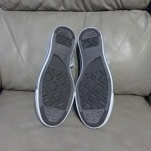 Converse shoes - Picture 3 of 4