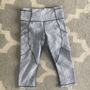 HOLD Bundle lululemon Crop Pants