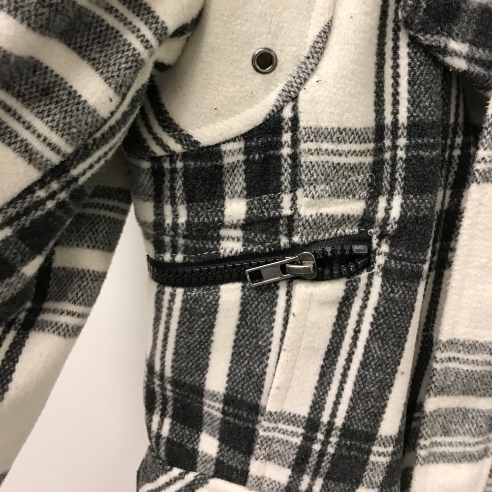Black and white plaid coat - Picture 5 of 5