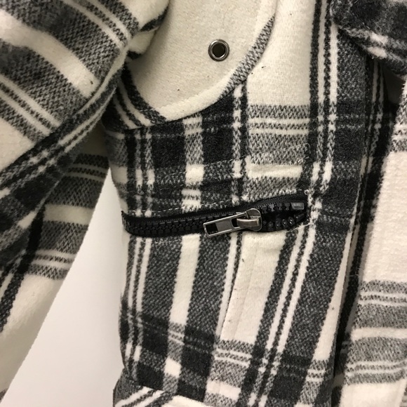 Black and white plaid coat - Picture 5 of 5