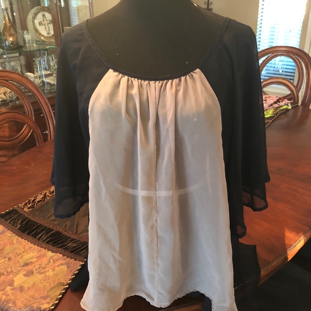 Ya brand sheer flowing top in navy & tan. Medium
