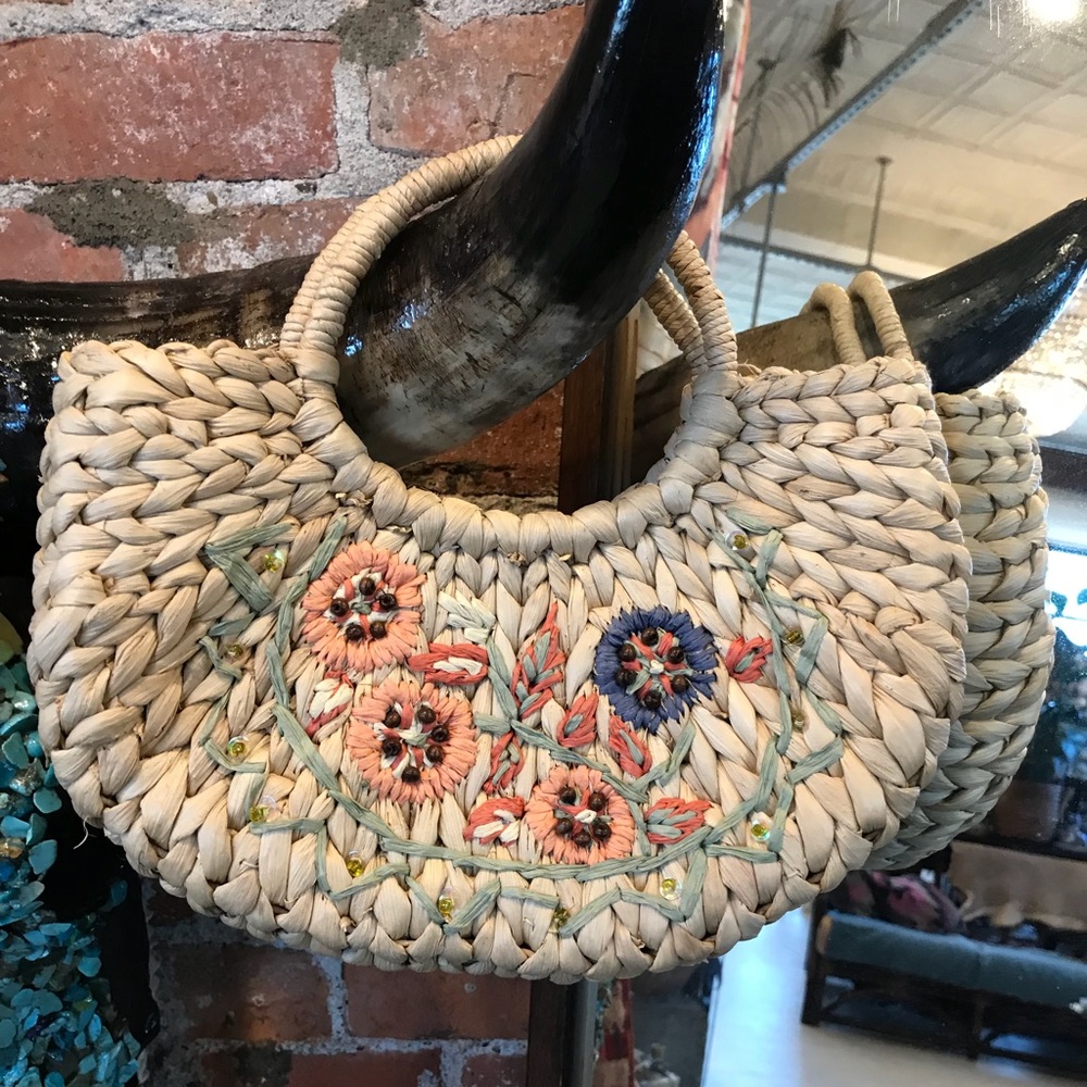 ✨Adorable Woven Rolf’s Bag!✨