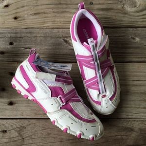 NEW Girl's Skechers Pink & White Sneakers NEW Girl's Skechers Pink & White Sneakers