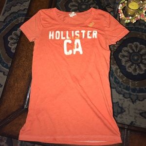 Hollister t shirt