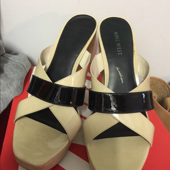 Women’s shoes - Picture 2 of 2