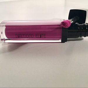 Liquid Matte Lipstick—-> Color: ‘No Filter’