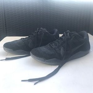 kobe 11 elite low black space
