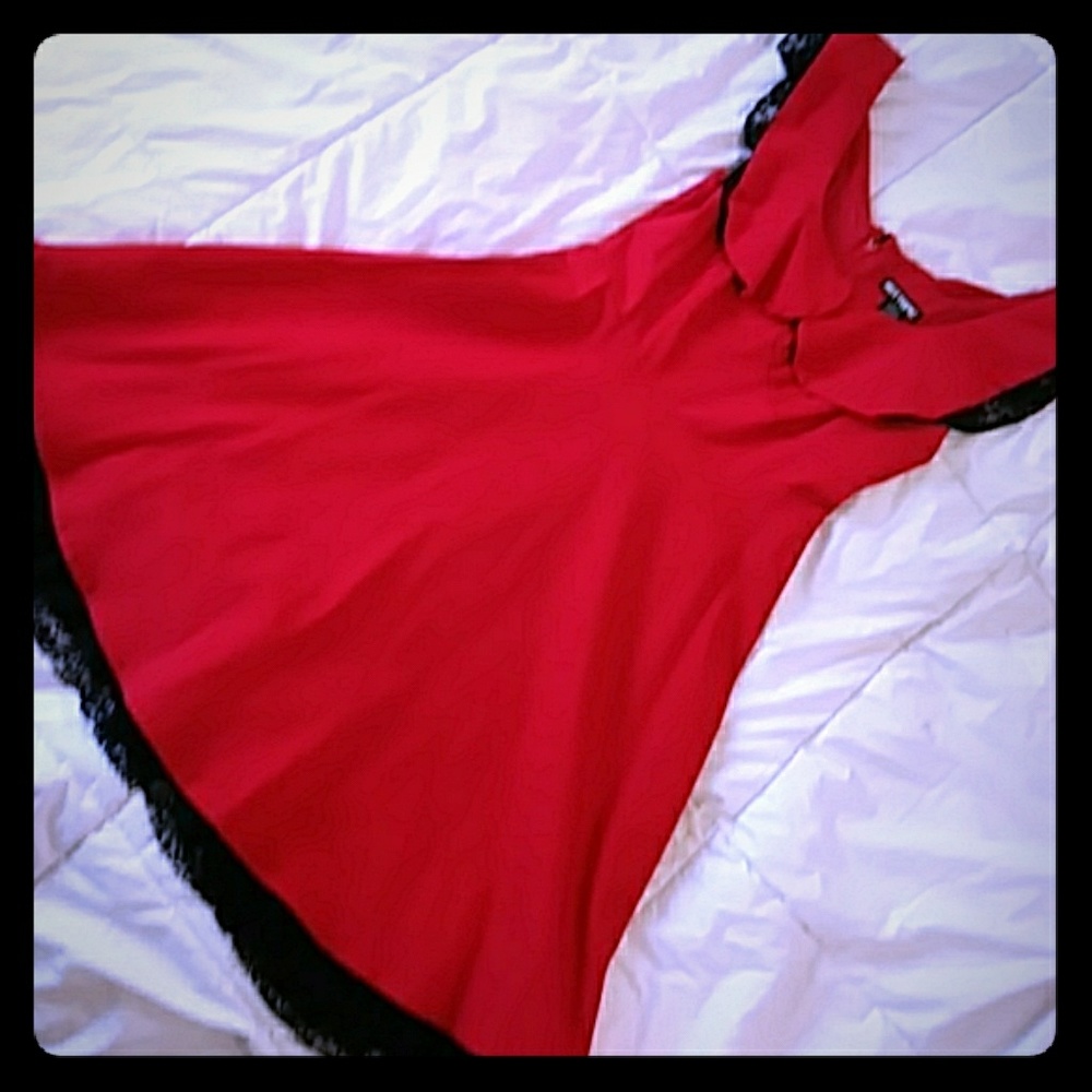 Hot Topic pin up style dress