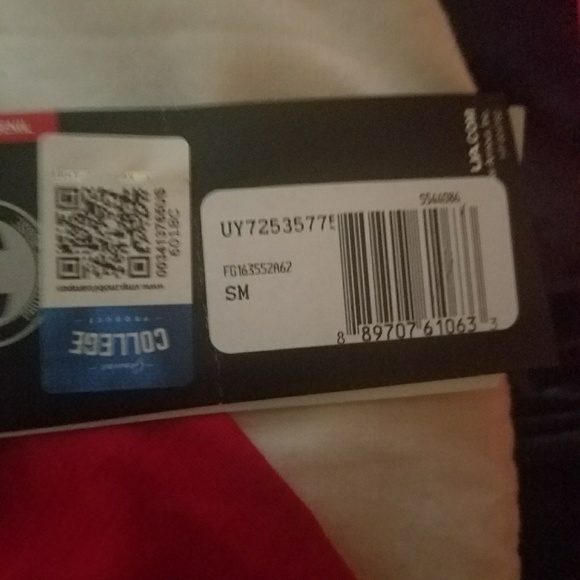 Girl's small under armour lomg sleeve - Picture 3 of 3