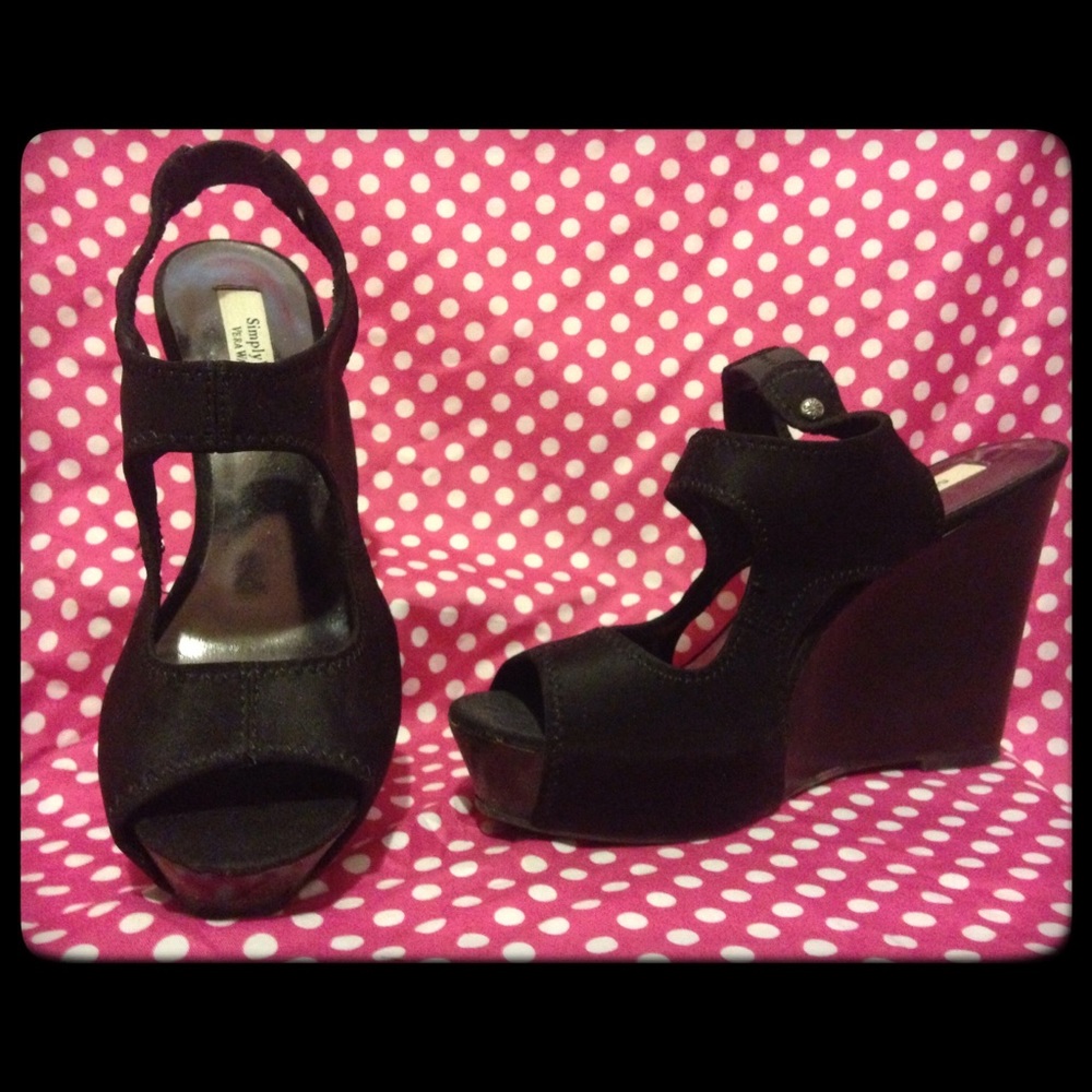 Simply Vera wang platform ( size 6 )