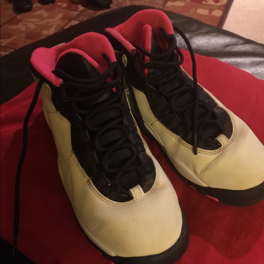 Jordan’s size 5.5 white leather w Black /Pink trim