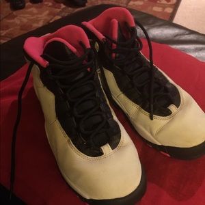 Jordan’s size 5.5 white leather w Black /Pink trim