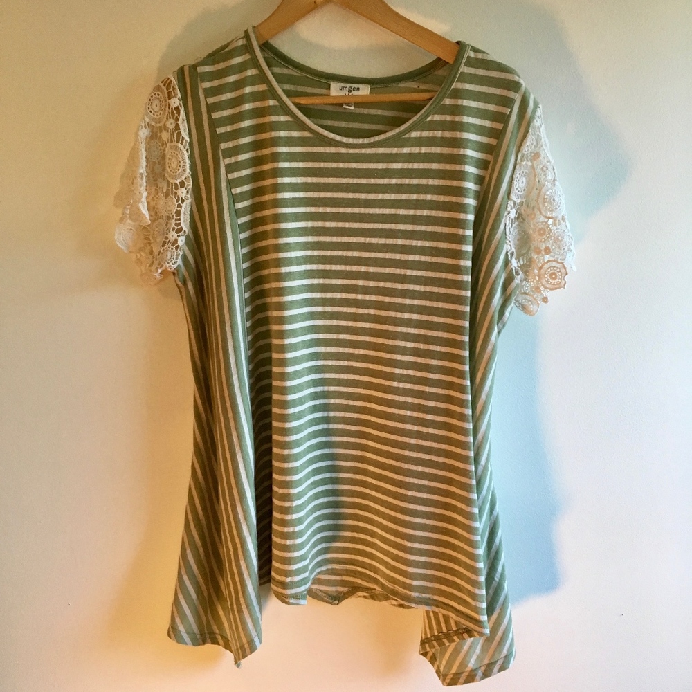 Umgee Tunic Shirt w/ Crochet Sleeves