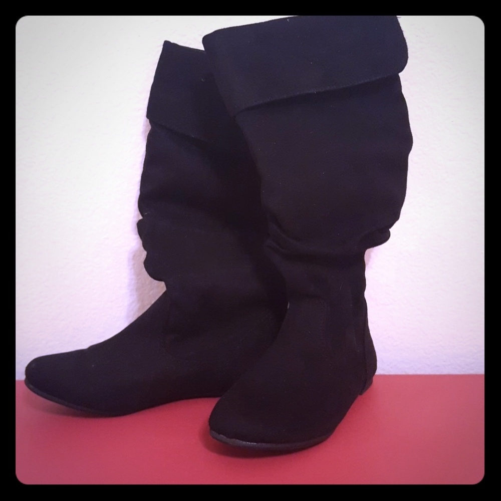 NWOT girls black knee high slouch boots, sz 5