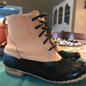 Skechers “Dylan” Duck Boots