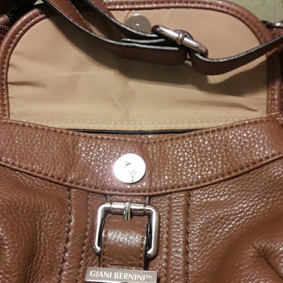 Final Sale *Giani Bernini Shoulder Purse* - Picture 3 of 8