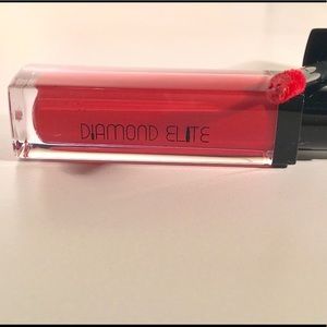 Liquid Matte Lipstick—> Color: ‘Peach a la mode’