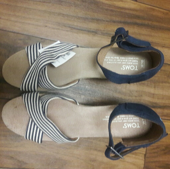Toms Sandals 10w - Picture 2 of 6
