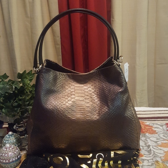 Coach Handbags - 👜NWT👜 COACH Phoebe Snake Embossed Shoulder Bag