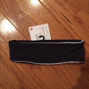 Lululemon ear warmer BRAND NEW! Lululemon ear warmer BRAND NEW!