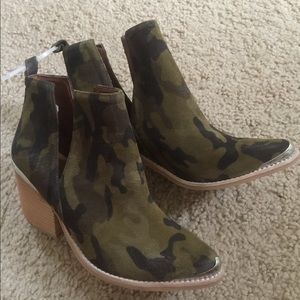 Jeffrey Campbell Camo Booties Jeffrey Campbell Camo Booties