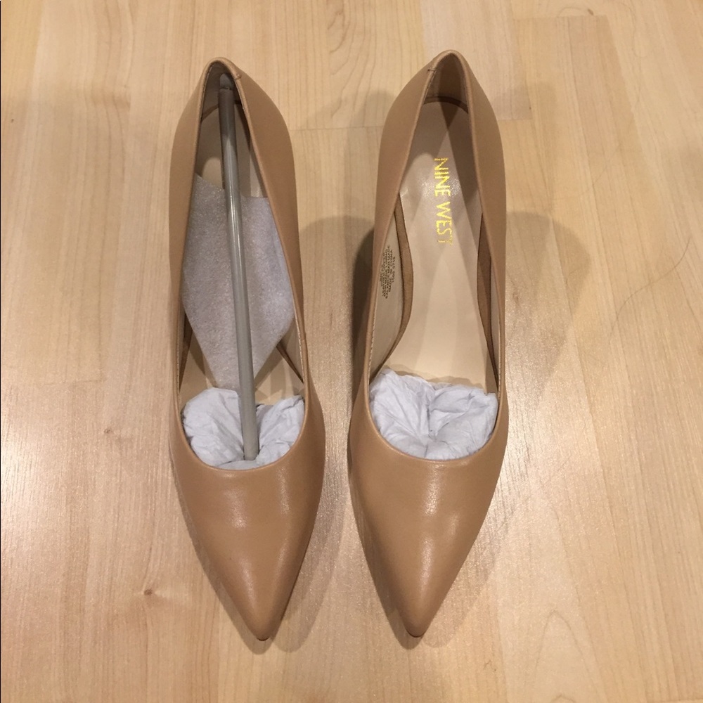 NWT Nine West Pointed Toe Pumps