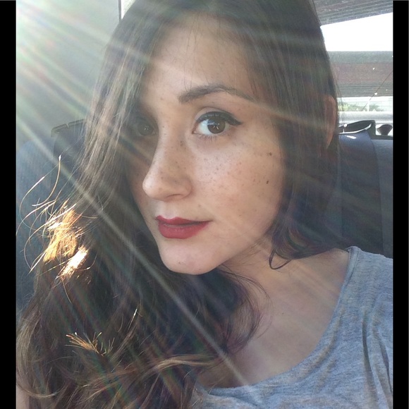 Meet your Posher, Allie - Picture 1 of 1