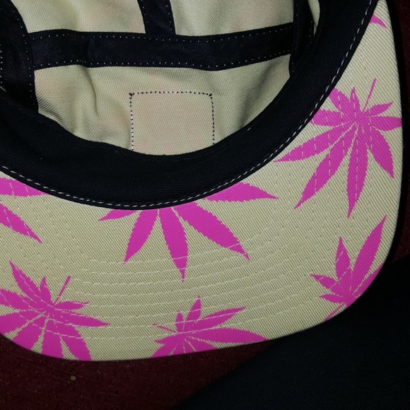 HUF HAT - Picture 7 of 8