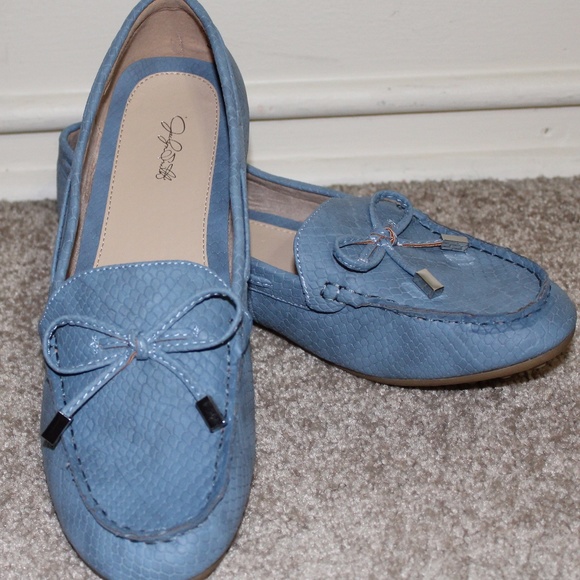 Cute Faux Snakeskin Moccasins - Picture 4 of 6