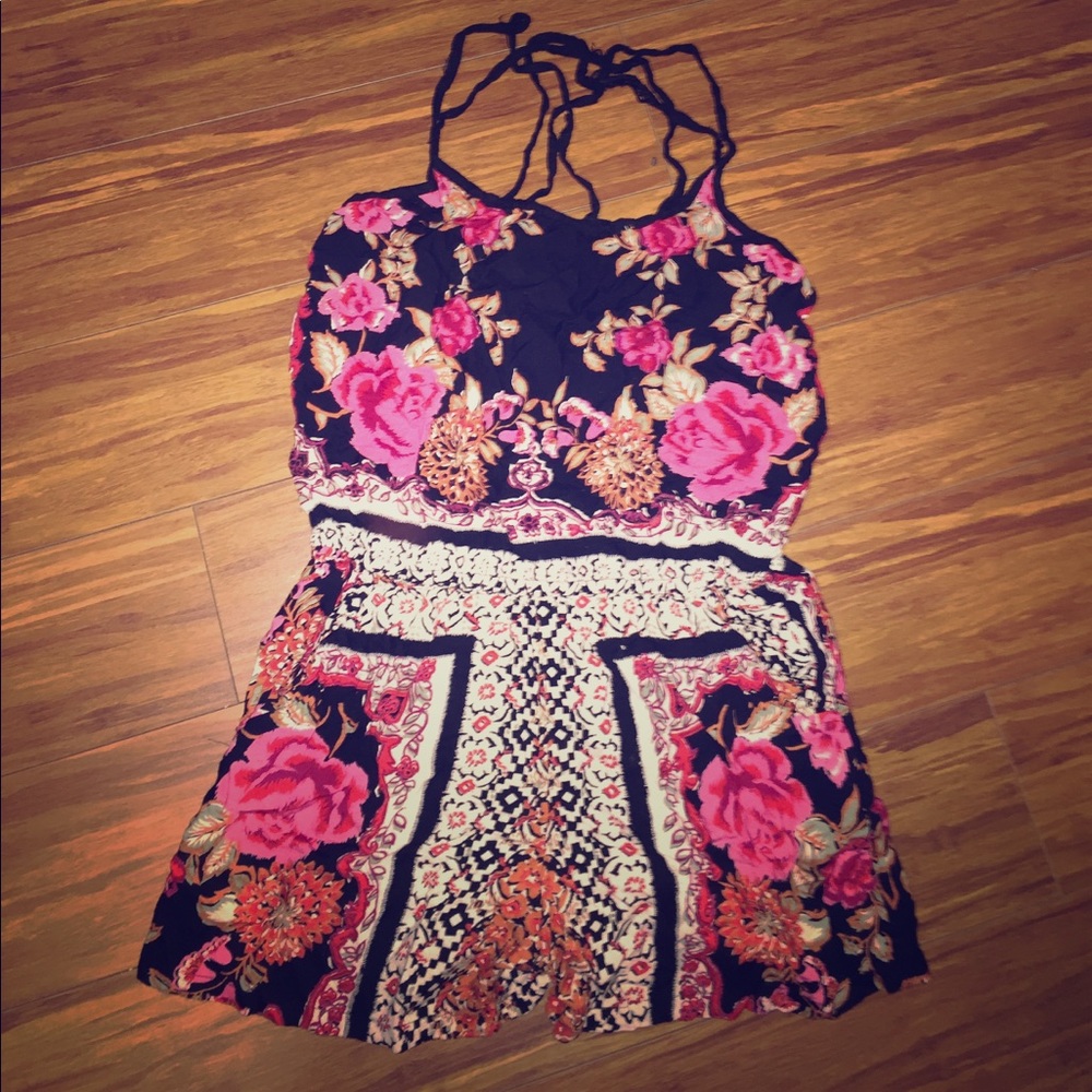 Flowery romper 💕
