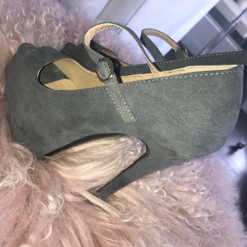 Forever 21 Blue Dream platform heel