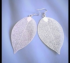 Silver leaves earrings