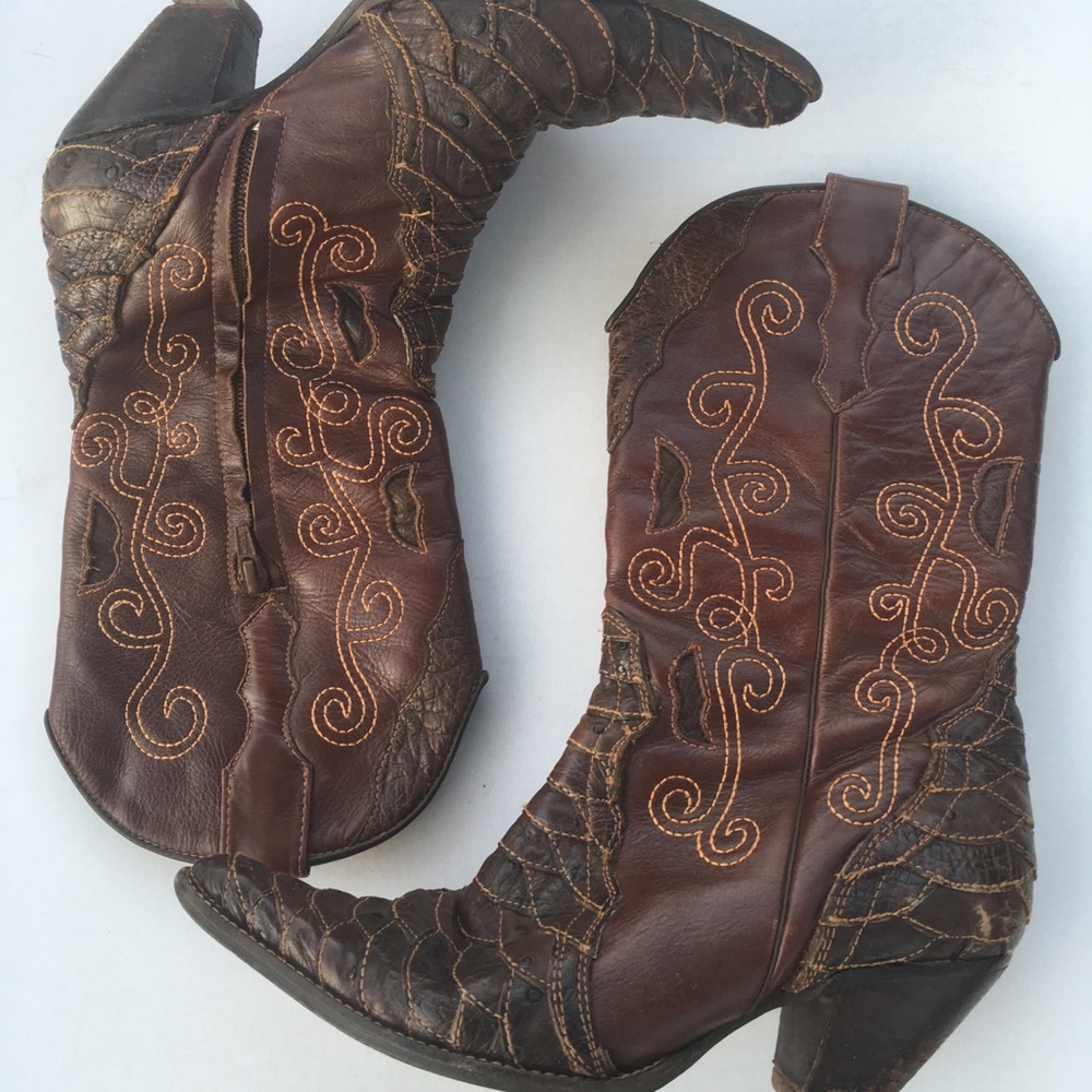 VIMAR western brown croc, pointed, wood heels