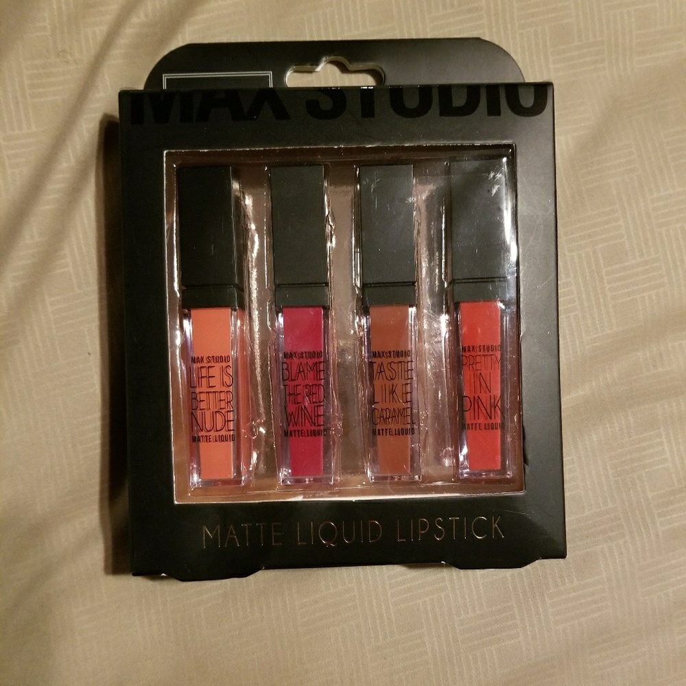 MAX STUDIO CHECK MATTE LIP STICK
