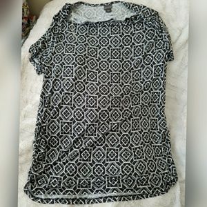 NWT Super Soft Covington Geometric Top