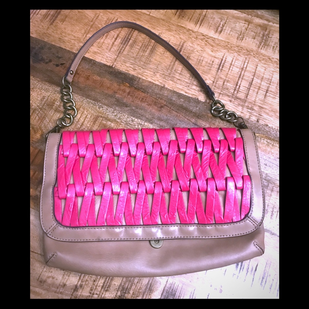 Pink and tan Nine West shoulder purse 👛.