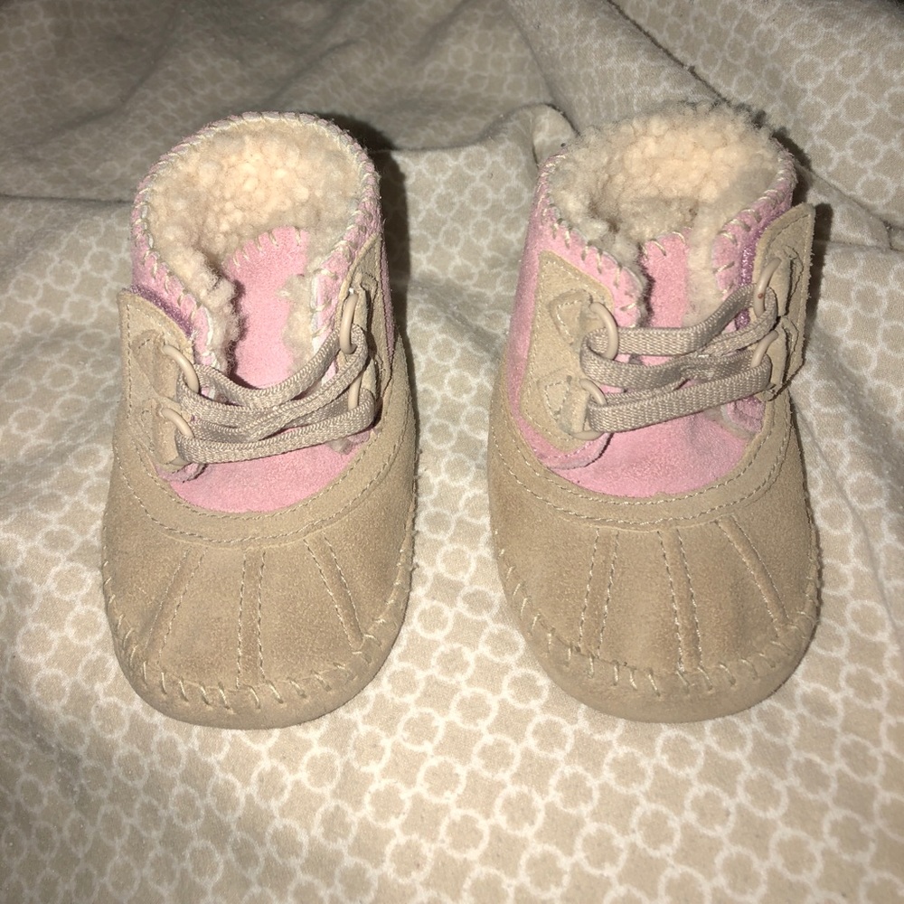 Ugg baby girl shoes