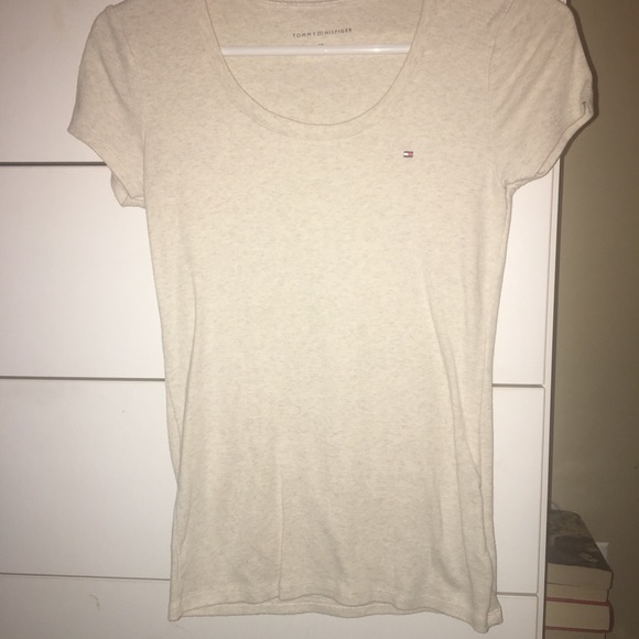 Cute Tommy Hilfiger cream top - Picture 1 of 3