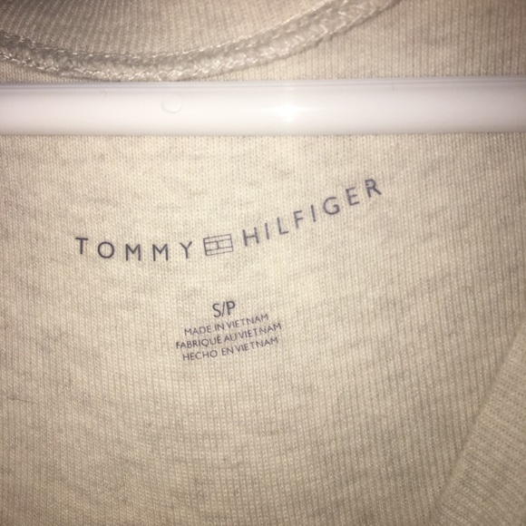 Cute Tommy Hilfiger cream top - Picture 3 of 3